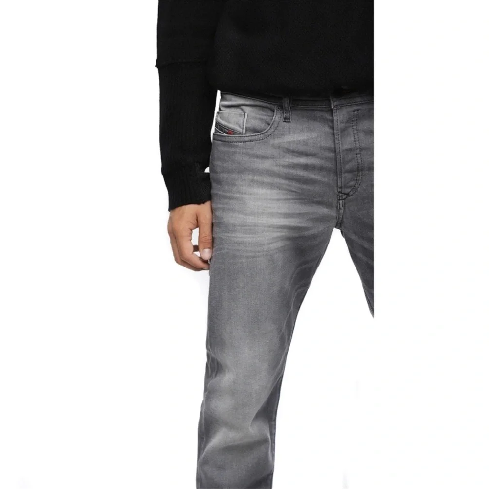 Diesel Men’s Buster Slim Tapered Jeans Straight Gray Edgy Designer Denim 31 x 30